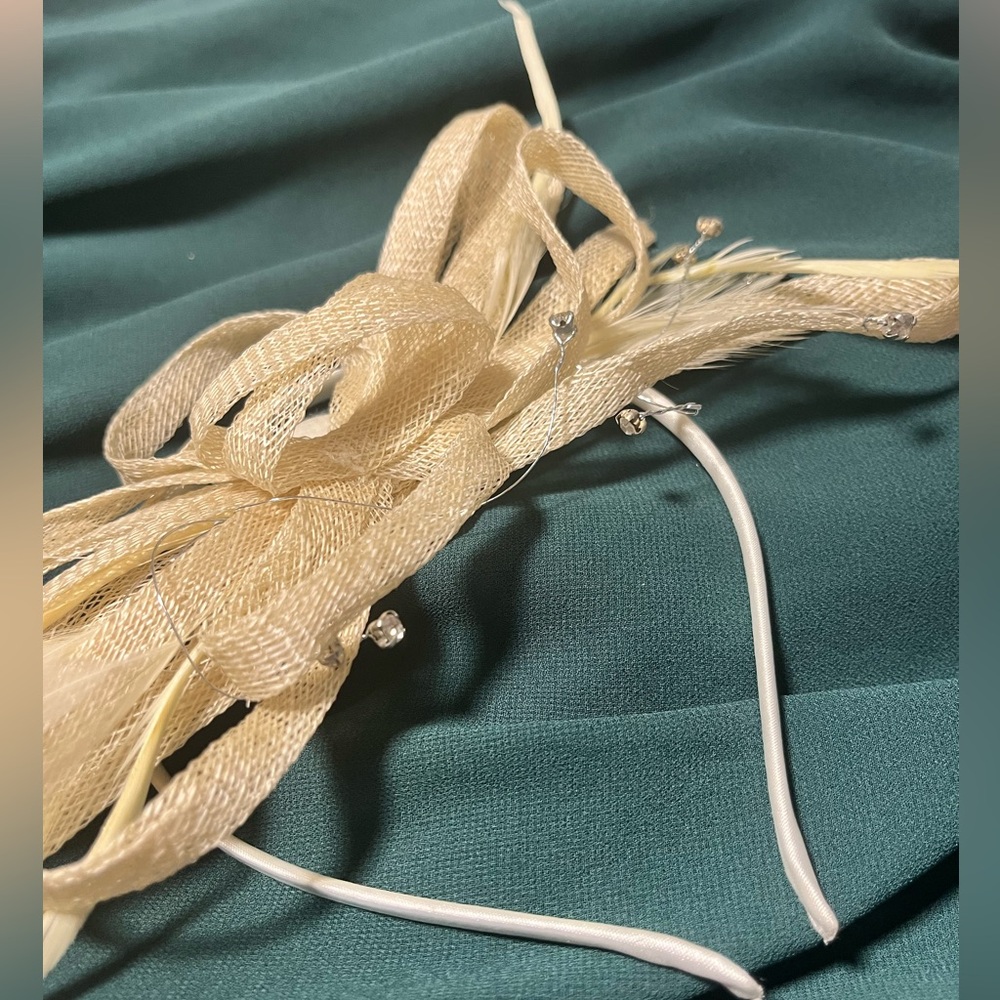 Beige Fascinator